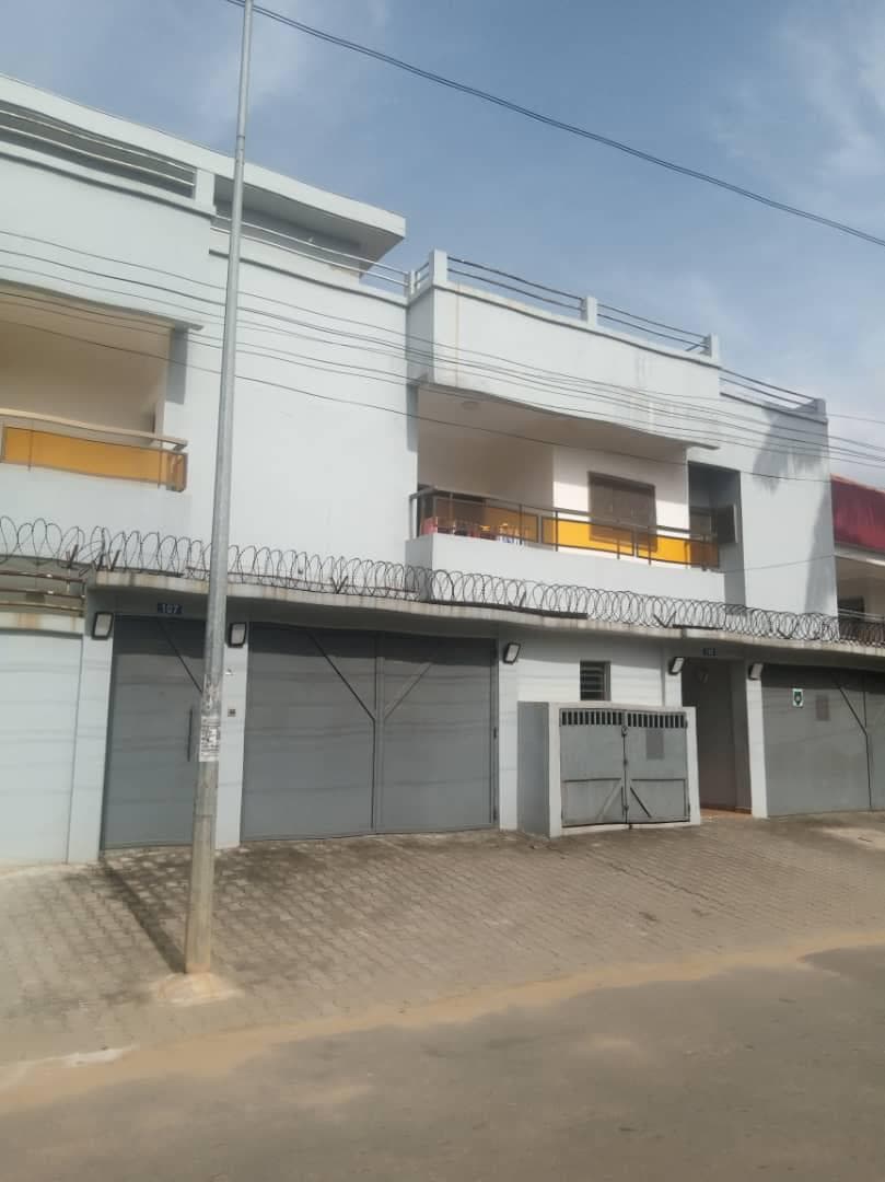 APPARTEMENT 3 PIÈCES À LA RUE CANEBIERE